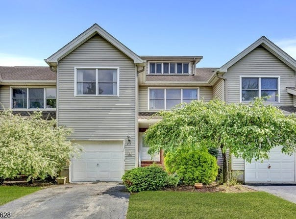22 Flemming Dr, Hillsborough Twp., NJ 08844-5281