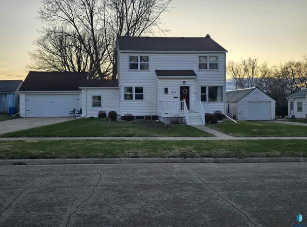 1014 SW 3rd Ave, Pipestone, MN 56164