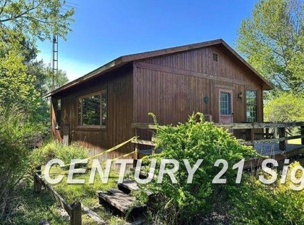 605 N Poor Farm, Harrisville, MI 48740