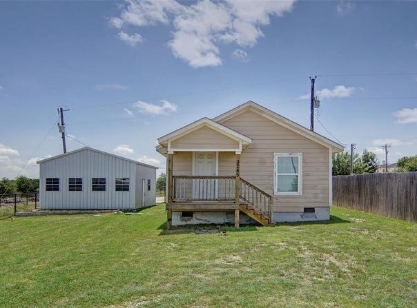 3285 Eagle Nest Drive, Azle, TX 76020