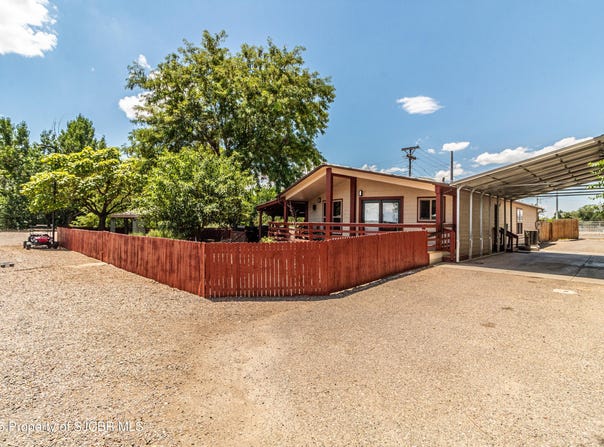 560 MCCORMICK SCHOOL Road, Farmington, NM 87401