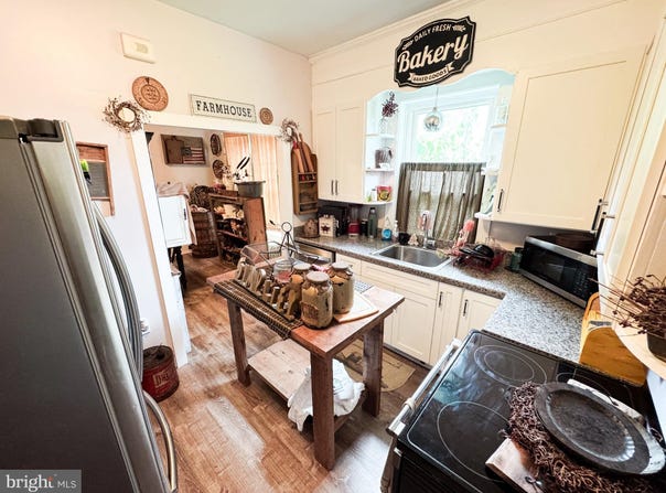 4163 E MAIN STREET, BELLEVILLE, PA 17004