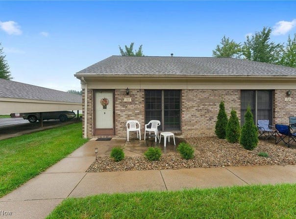 1707 West Hampton Drive, Austintown, OH 44515