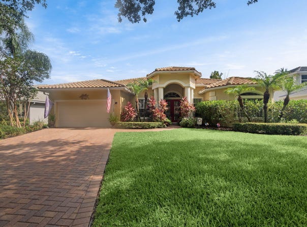 1128 Lakeshore Drive, Jupiter, FL 33458