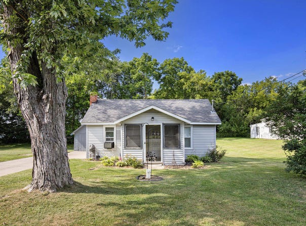 95 W North Street, Ionia, MI 48846
