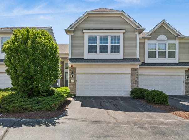 337 Devoe Drive, Oswego, IL 60543