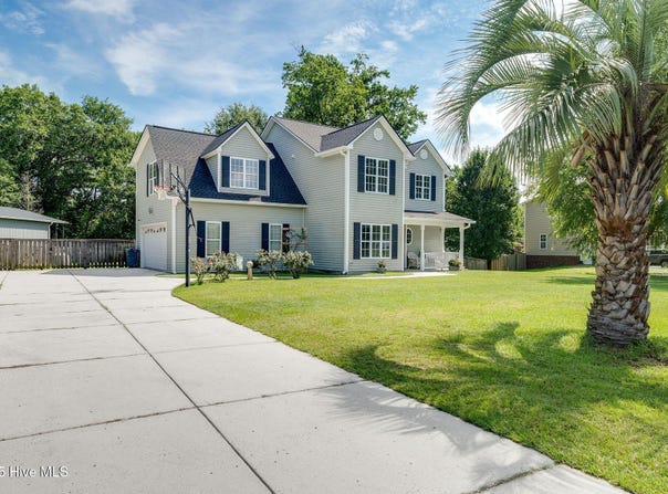 161 Bottle Branch Drive, Burgaw, NC 28425