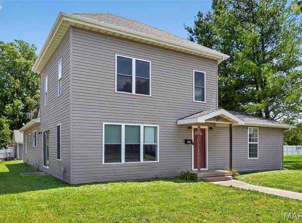 322 N Jackson Street, Litchfield, IL 62056