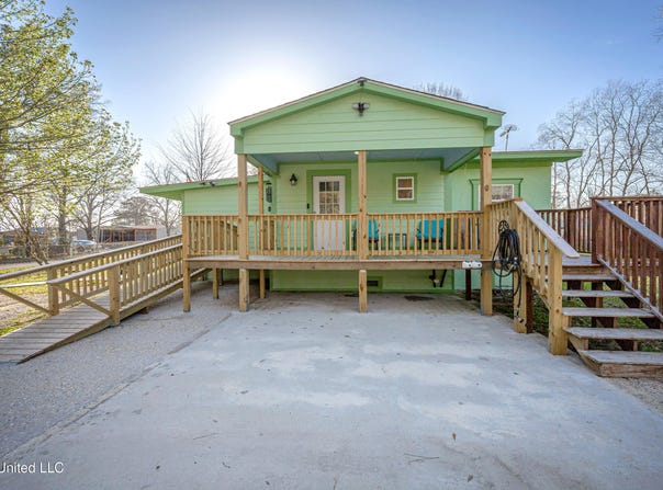 14920 Arthur Avenue, Ocean Springs, MS 39565