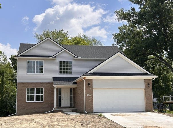 7177 Belle Pointe Drive, Belleville, MI 48111