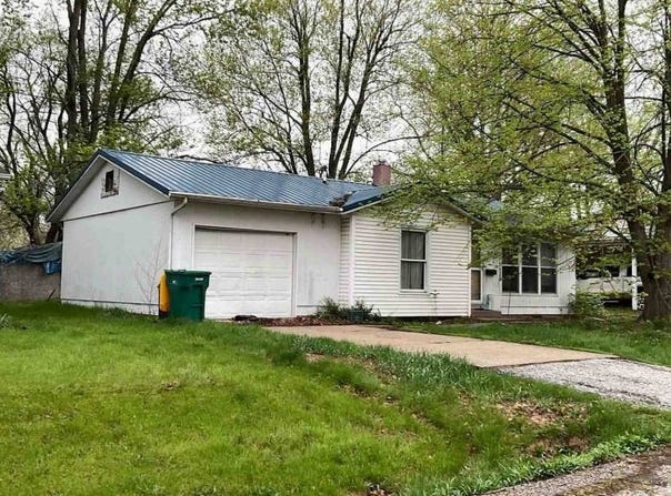 924 S Garfield St, Macomb, IL 61455