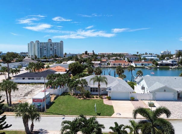 6410 3RD PALM Point, ST PETE BEACH, FL 33706