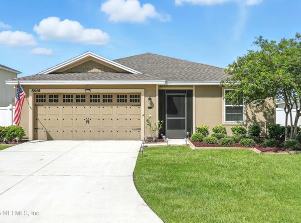8648 LAKE GEORGE Circle E, Macclenny, FL 32063