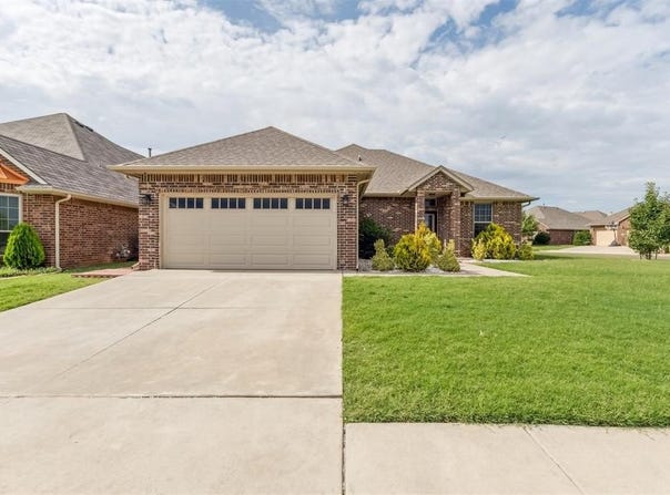 10816 NW 118th Place, Yukon, OK 73099