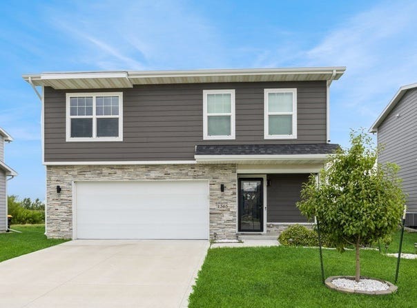 1365 SE Parkview Crossing Drive, Waukee, IA 50263