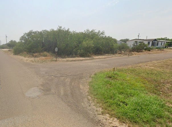 211 Hawk St, ZAPATA, TX 78076