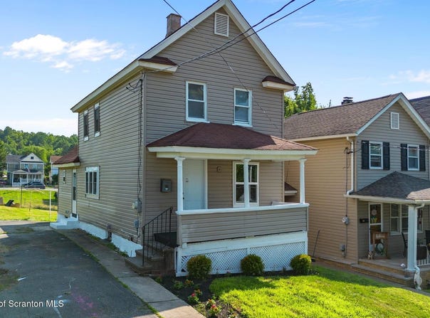 830 E Scott Street, Olyphant, PA 18447