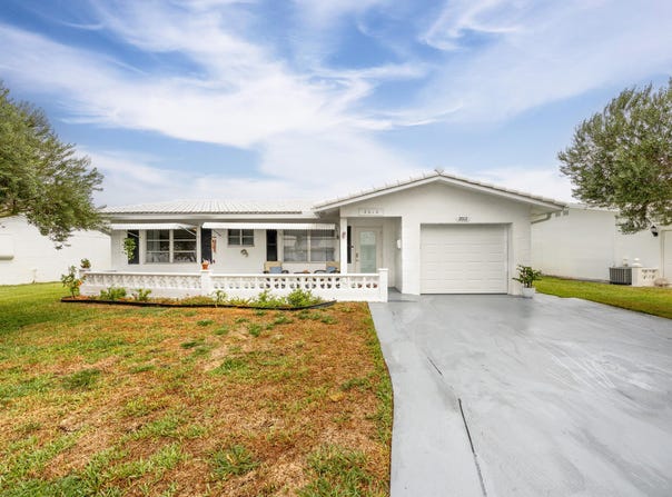 2012 SW 18th Drive, Boynton Beach, FL 33426
