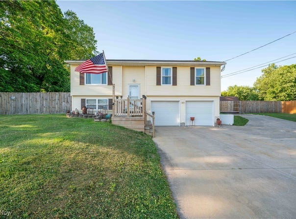 341 E Lake Street, Ravenna, OH 44266