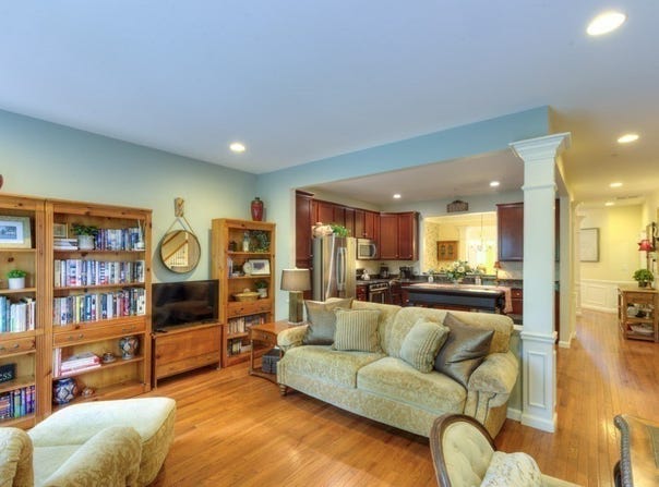 204 Sandtrap Court, Northbridge, MA 01534