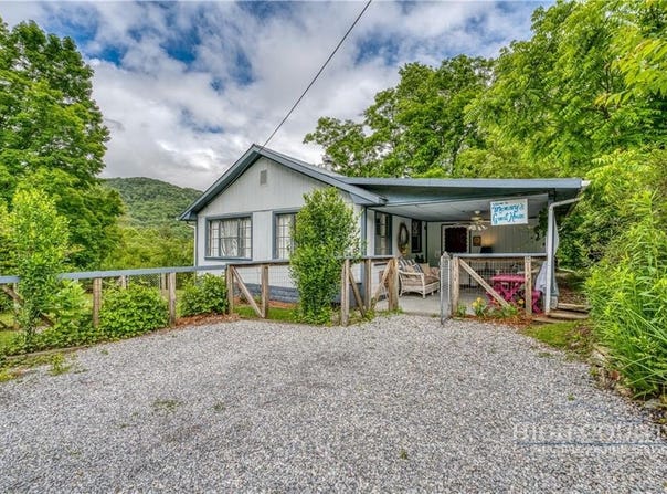 25 Reuben Wooten Road, Banner Elk, NC 28604