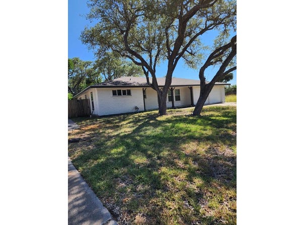 1905 Bay Ave, ROCKPORT, TX 78382