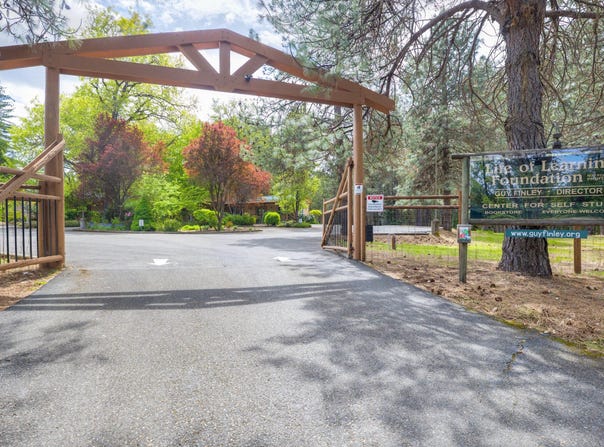 459 Galice Road, Merlin, OR 97532