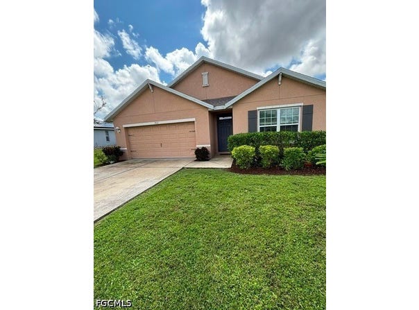 1822 SW 15th Terrace, Cape Coral, FL 33991