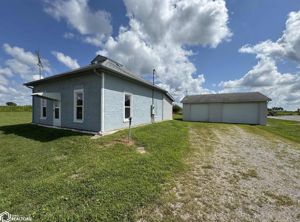 21605 Highway J46, Centerville, IA 52544