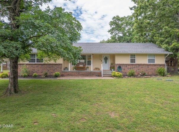 106 Sherwood Drive, Seneca, MO 64865