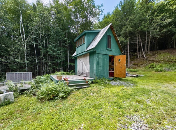 56 Camden Road, Hope, ME 04847