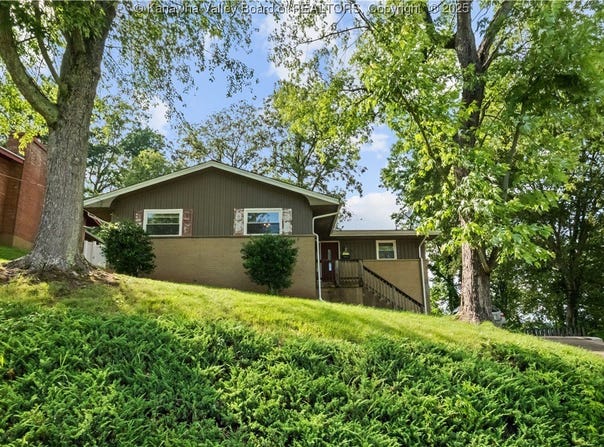 1204 CROWN Drive, South Charleston, WV 25309