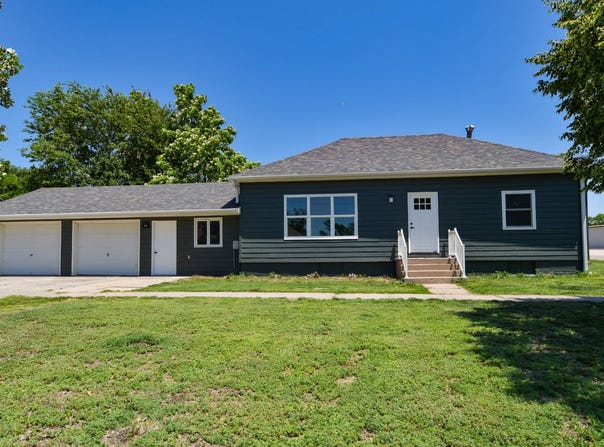 805 Penn St, Cambridge, NE 69022