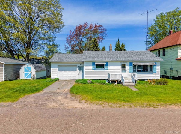 80 3rd Street, South Range, MI 49963