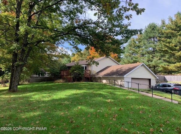5 Cobblewood Drive, Mount Pocono, PA 18344