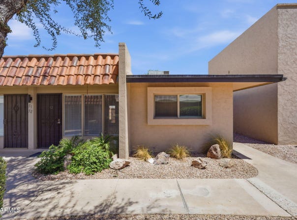 1320 E BETHANY HOME Road, Phoenix, AZ 85014