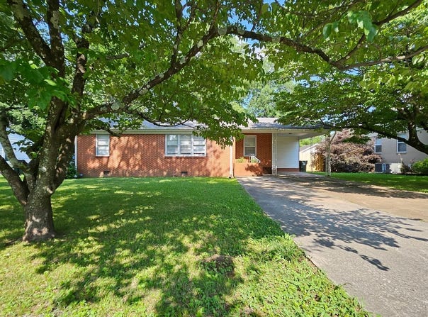 325 Crestview Street, Athens, AL 35611