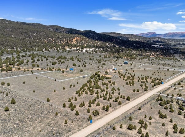 4250 W PINK CLIFFS, Hatch, UT 84735