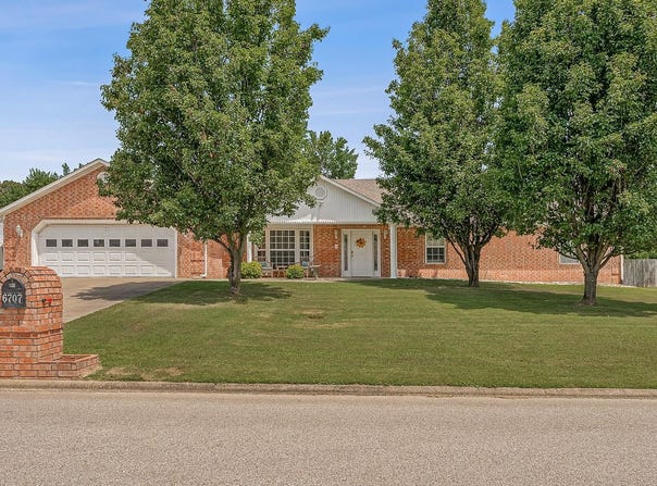 6707 Deerwood, Paragould, AR 72450