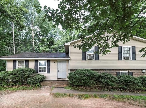 345 Henson Circle, Carrollton, GA 30117