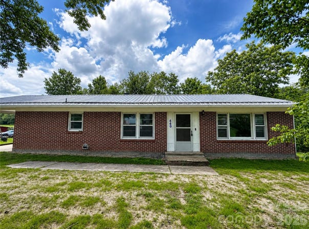 440 Old US 19e Highway, Spruce Pine, NC 28777