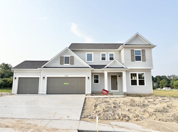8345 Kettle Oak Drive SE, Alto, MI 49302