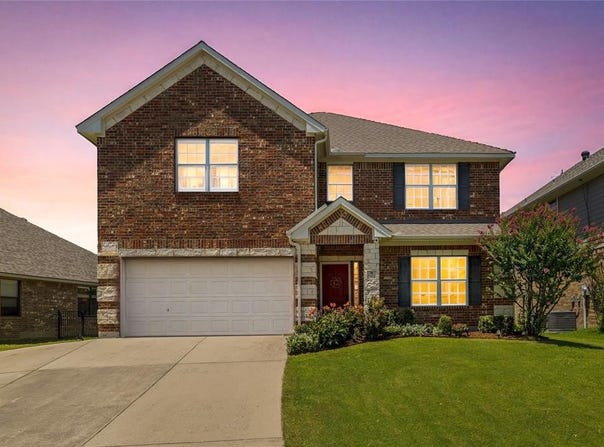 2904 Shoreline Drive, Burleson, TX 76028