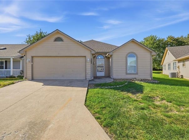 502 S Saturn Drive, Raymore, MO 64083