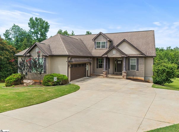 22 Meadowglen Place, Greer, SC 29651