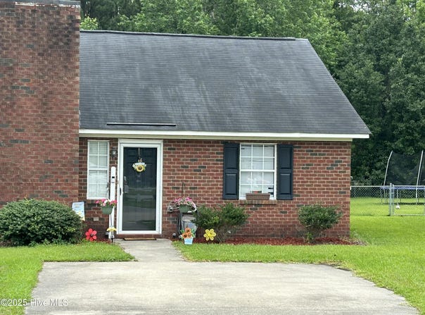 1404 Angels End, Greenville, NC 27858