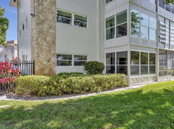 3505 NW 48th Avenue, Lauderdale Lakes, FL 33319
