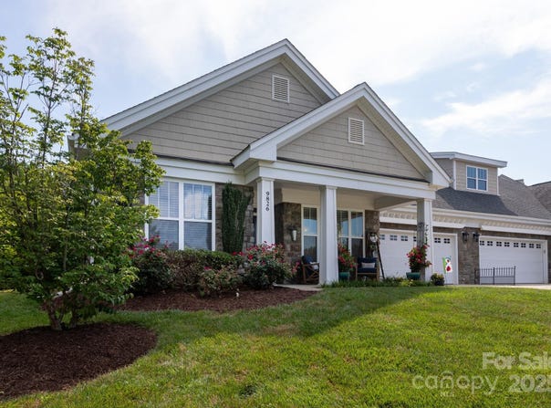 9826 Springholm Drive, Charlotte, NC 28278