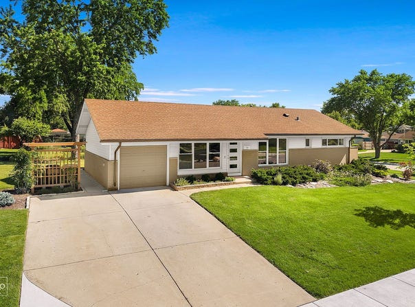 580 NEWARK Lane, Hoffman Estates, IL 60169