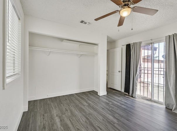 1722 E University Avenue, Las Vegas, NV 89119
